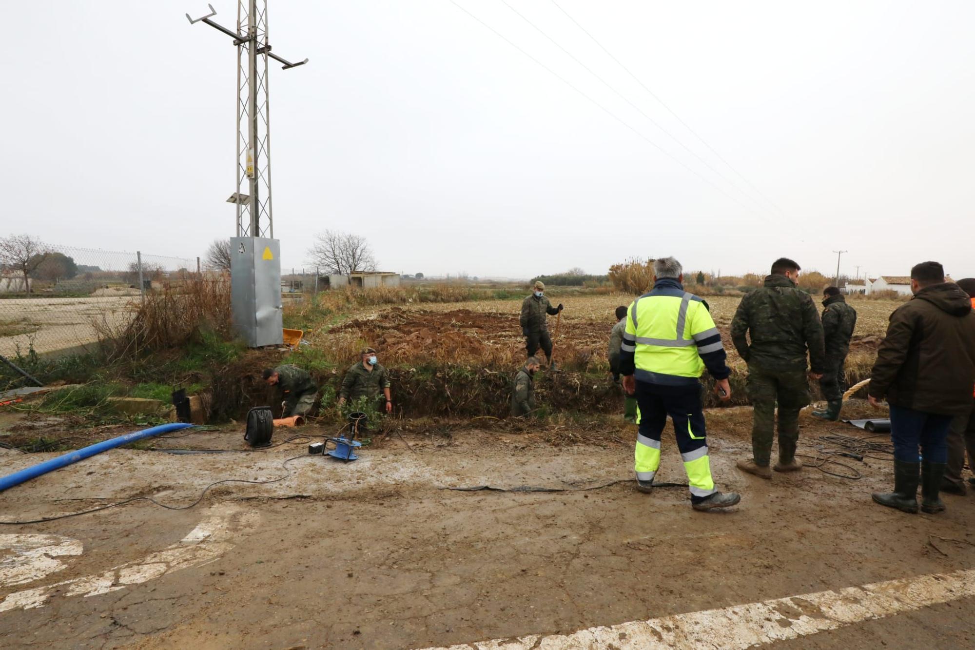 Monzalbarba sufre los efectos de la crecida del Ebro