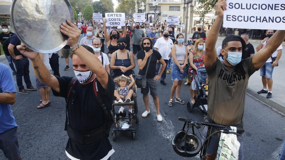 La hostelería clama contra las restricciones por el covid-19 y exige ayudas para «no ir a la ruina»