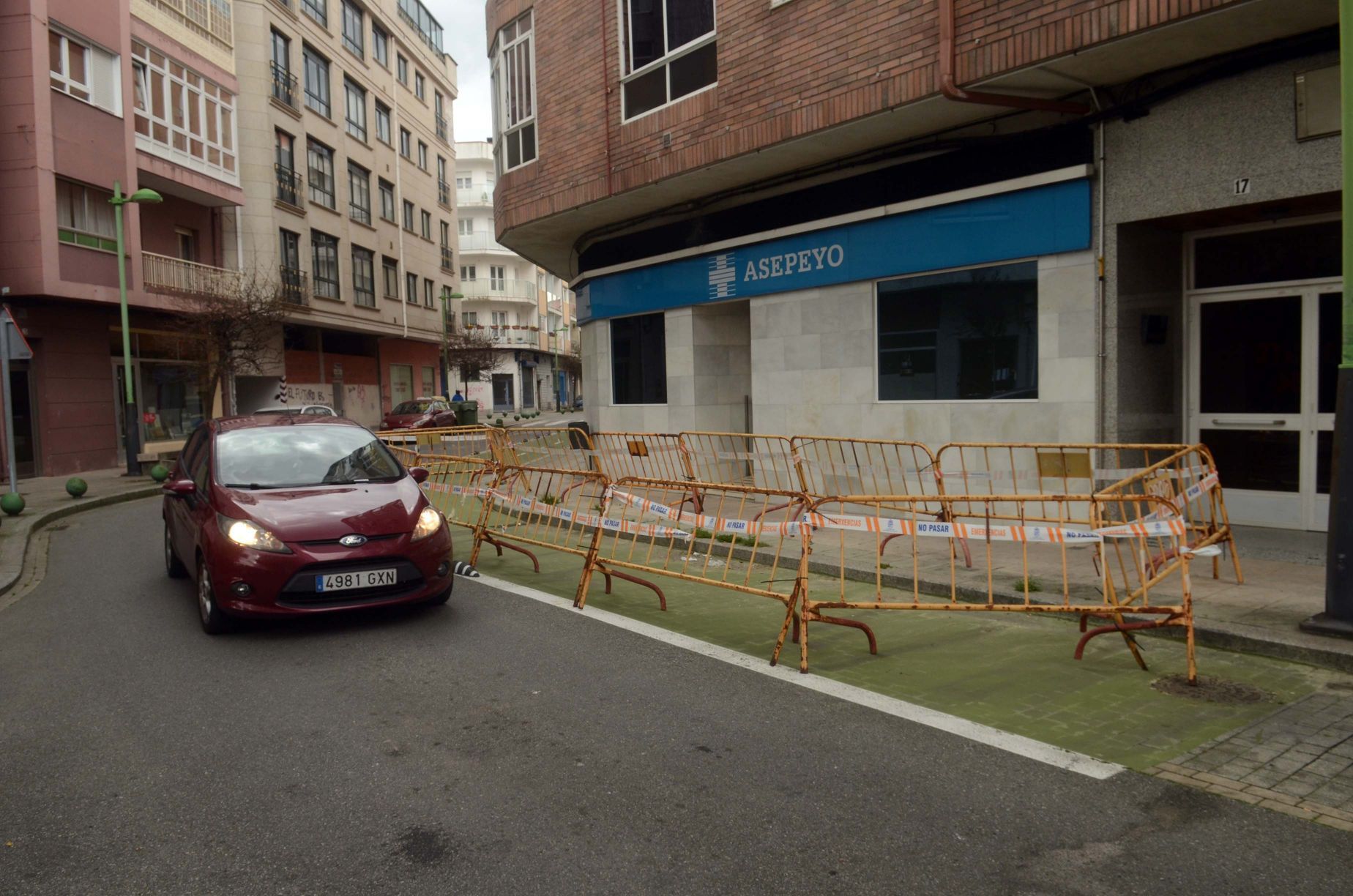 Una de las zonas del centro de Vilagarcía en la que proliferan las vallas.