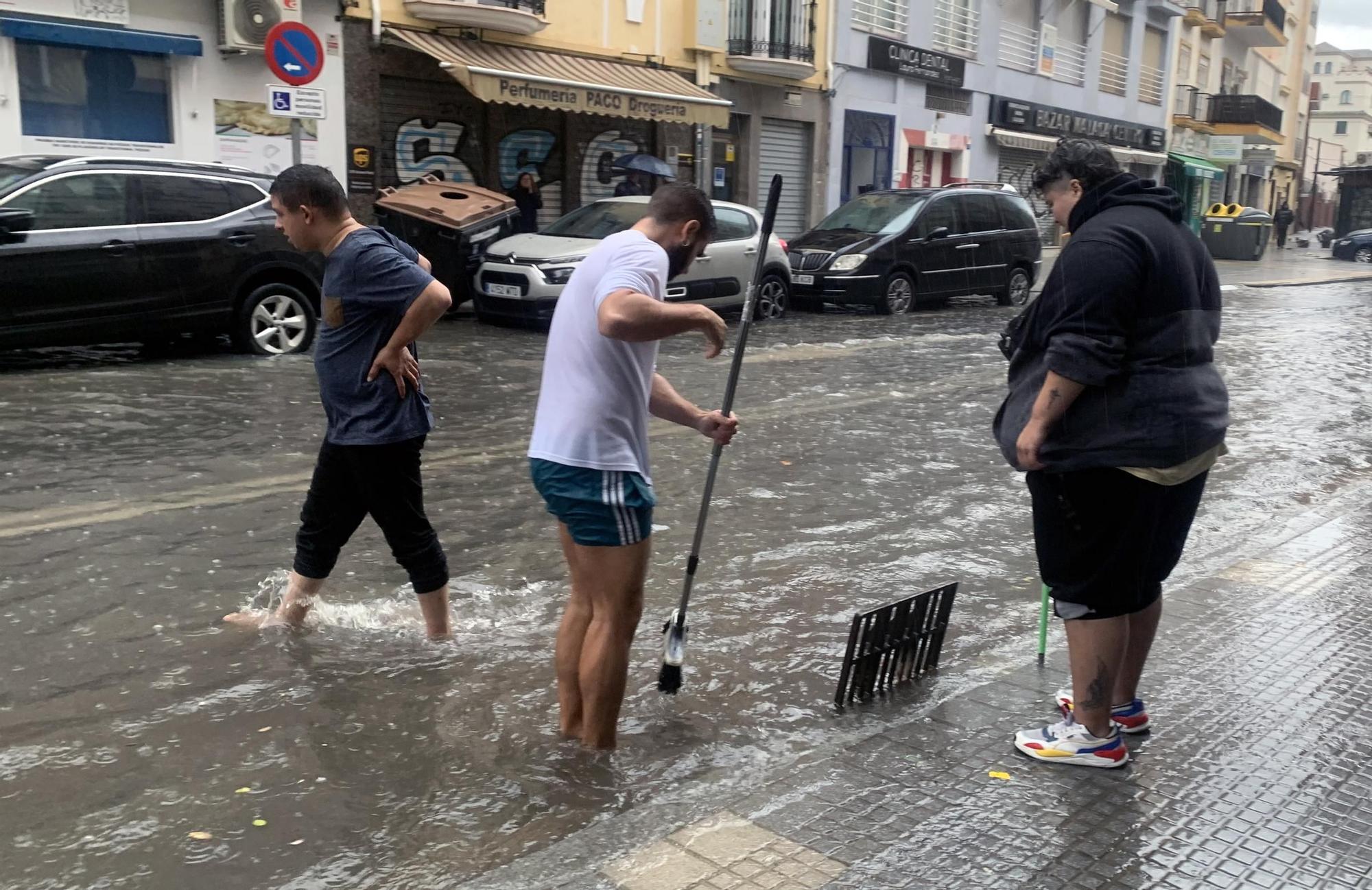 Aumentan los desalojos en Málaga por la dana, que anega el centro de la capital