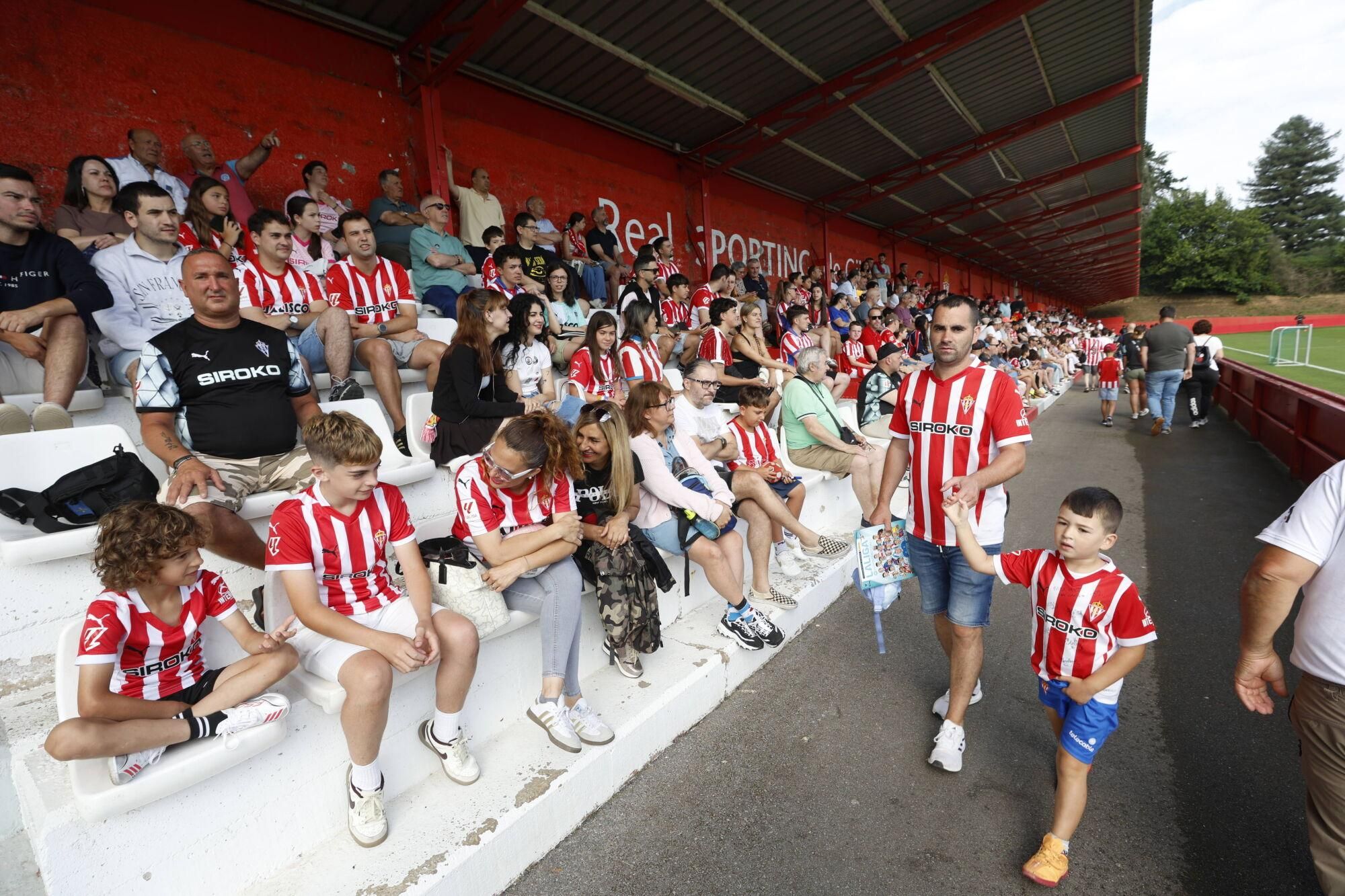 EN IMÁGENES: Segundo entrenamiento del Sporting, con público en Mareo
