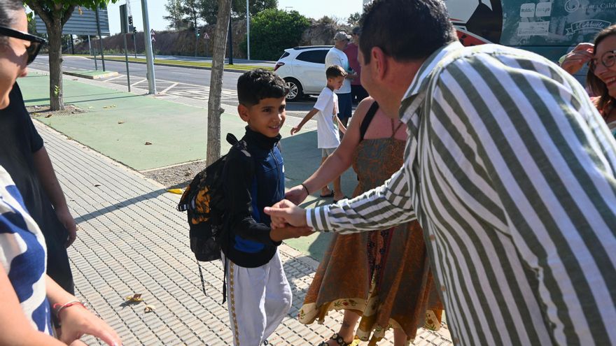 Mula da la bienvenida a a los niños saharauis del programa &#039;Vacaciones en Paz&#039;