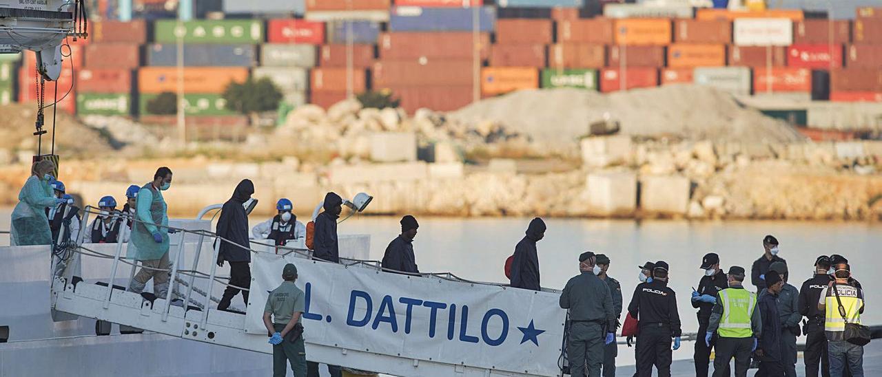 Un total de 629 migrantes 
desembarcaron en València a 
bordo del Aquarius de los que 
solo 49 tienen hoy 
protección. G.caballero/f.bustamante