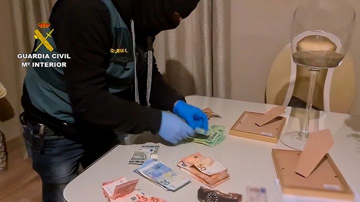 Operación de la Guardia Civil para desmantelar dos organizaciones de narcos en Málaga y Almería