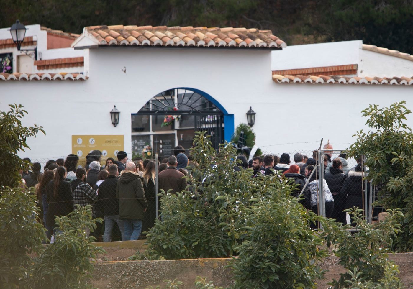 Entierran en Faura a la mujer tiroteada en La Vall d'Uixó