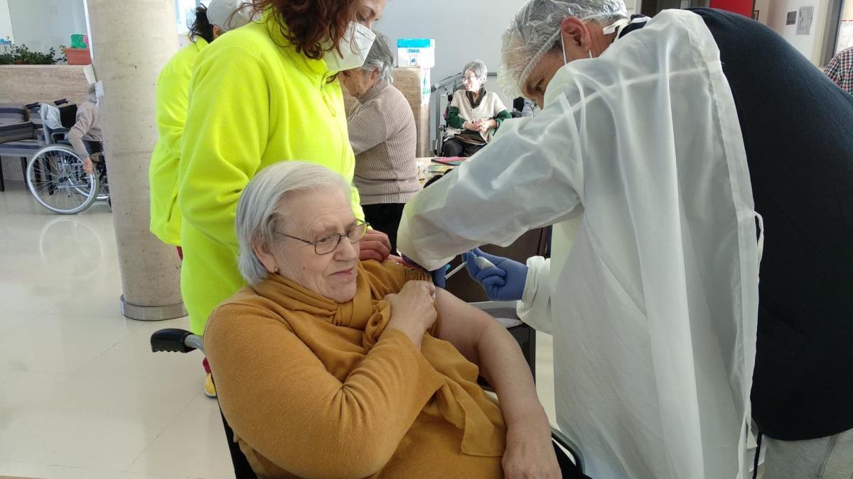 Castellón acumula 8.000 vacunas contra el coronavirus sin poner