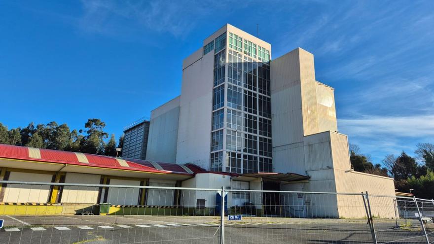 Instalaciones de la antigua fábrica de piensos Biona en San Pedro de Nós. |  LOC