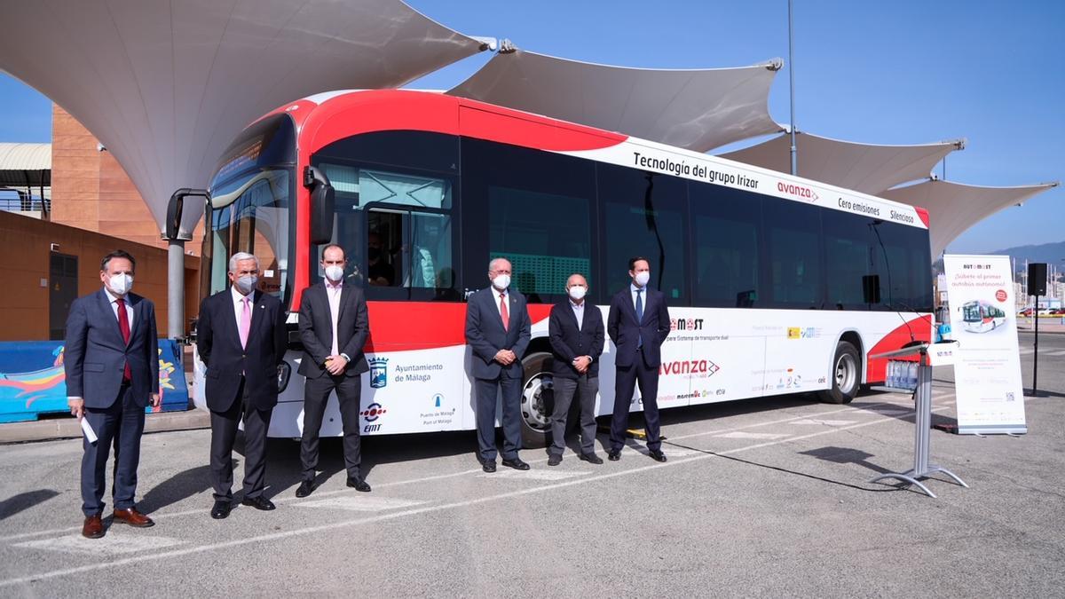 El primer autobús autónomo de gran capacidad ya circula entre el Puerto y el Paseo del Parque