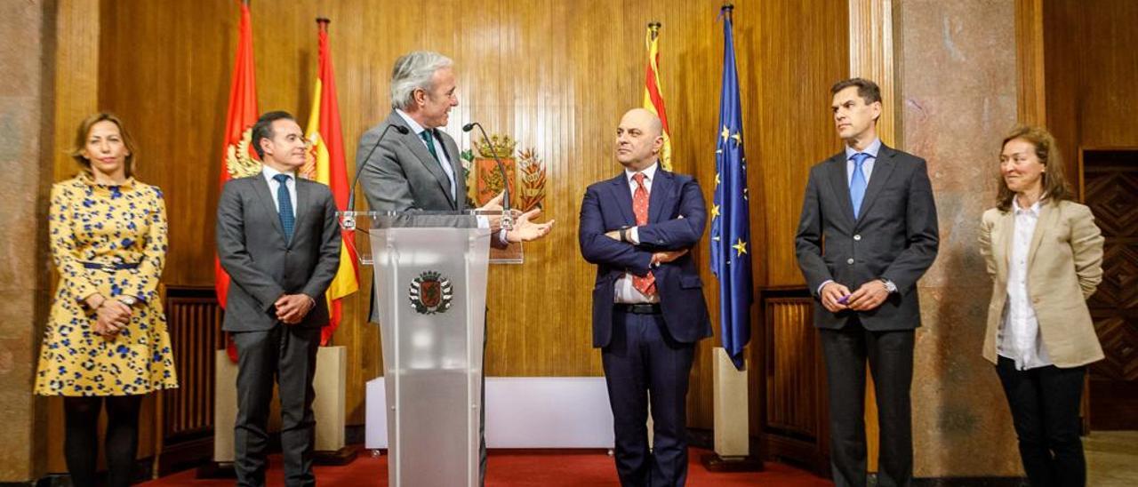 El Ayuntamiento de Zaragoza, Jorge Azcón, con representantes de Endesa.