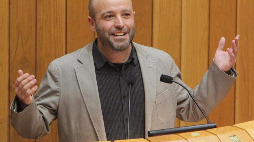 Luís Villares, esta mañana, en el Parlamento gallego. // X. Álvarez