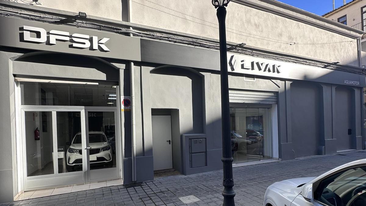 Fachada de Aquamotor 4x4 en la Avenida del Puerto 183 de Valencia