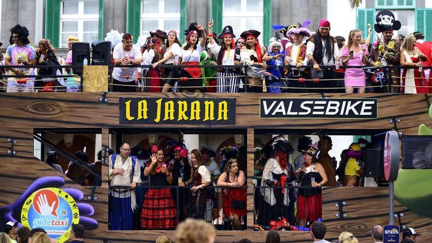 Los carnavaleros invierten en las carrozas por comodidad sin importar el coste