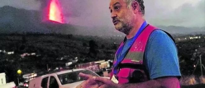 Stavros Meletlidis: "Hay que entender que la lava no es un espectáculo, hay que estar con quien lo ha perdido todo"