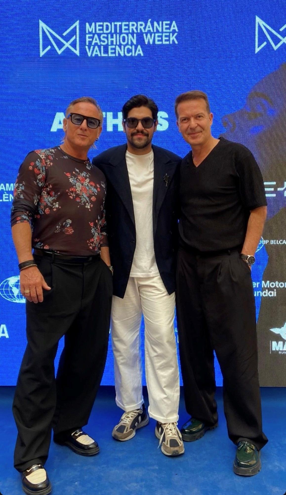 El diseñador Anthias con Abasedeb.