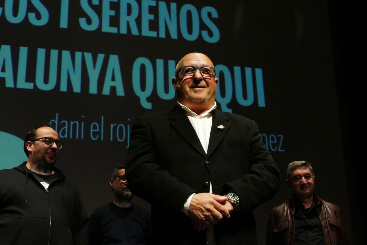 Enrique Gómez després de rebre el reconeixement del festival, la Fulla Negra.