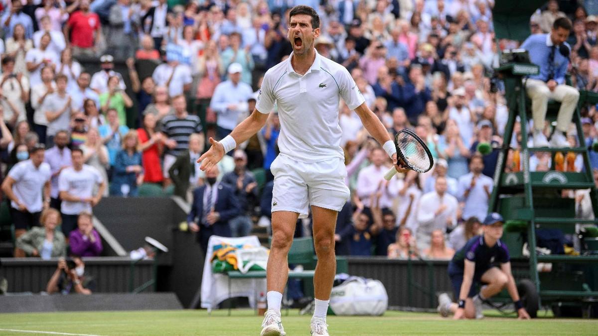 Djokovic celebra su victoria ante Shapovalov