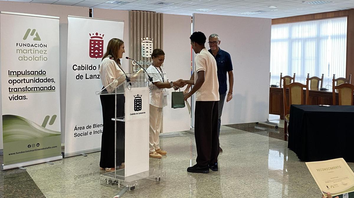 El Cabildo de Lanzarote finaliza la formación Raíces de Cambio para jóvenes en riesgo de exclusión.