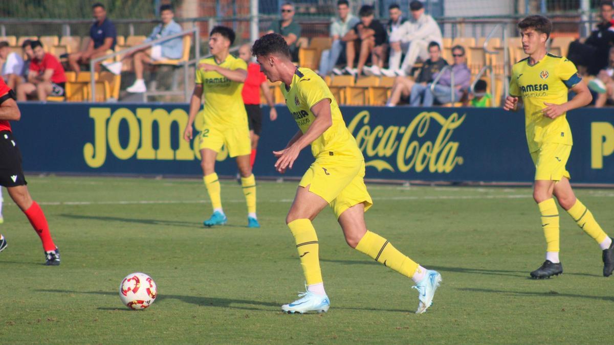 El central molinense Fran Gil, uno de los pesos pesados de la defensa del Villarreal C.