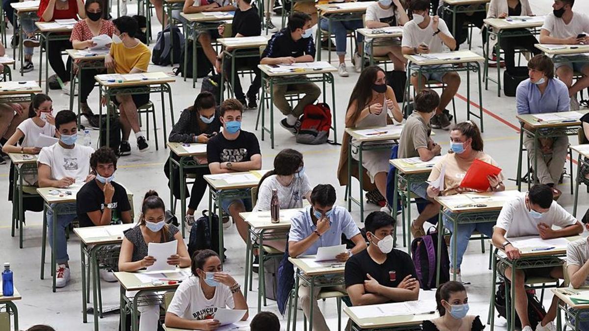 Los docentes piden reformar la EBAU para que las pruebas sean menos memorísticas