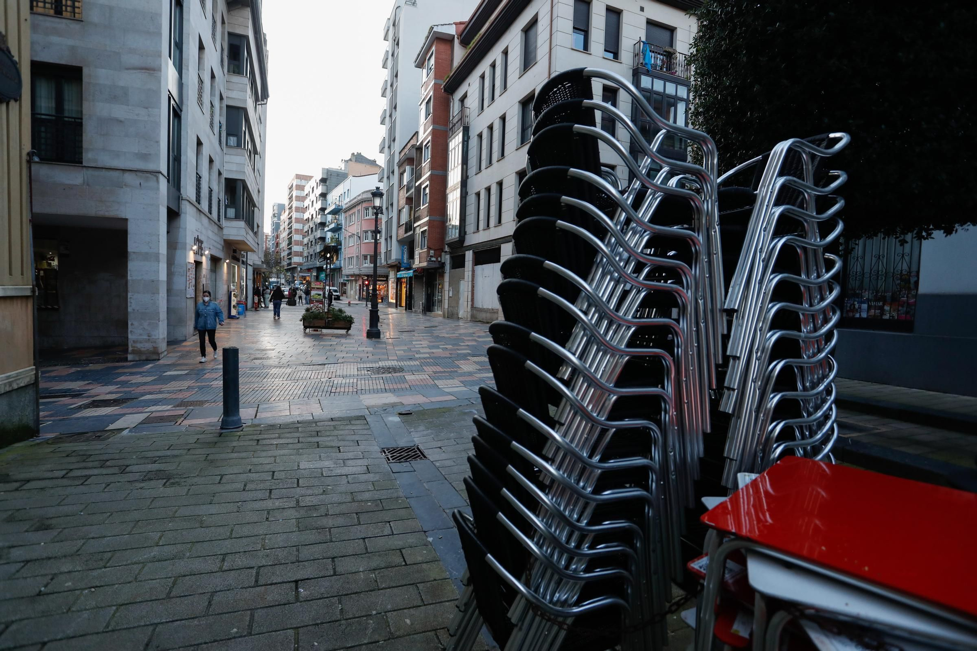 Bares cerrados en Carreño Miranda, en Avilés