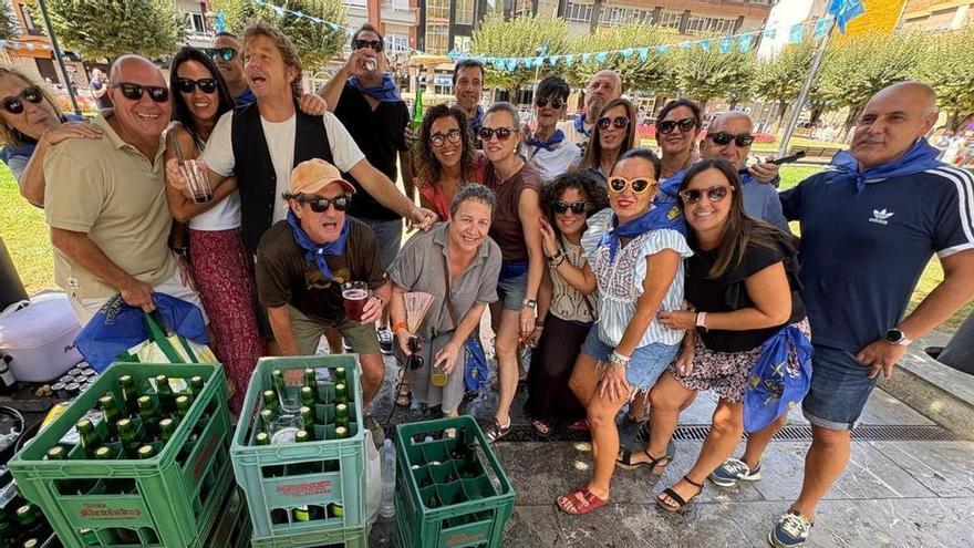 Más de 700 personas se reúnen en Lena para "comer, disfrutar y convivir"
