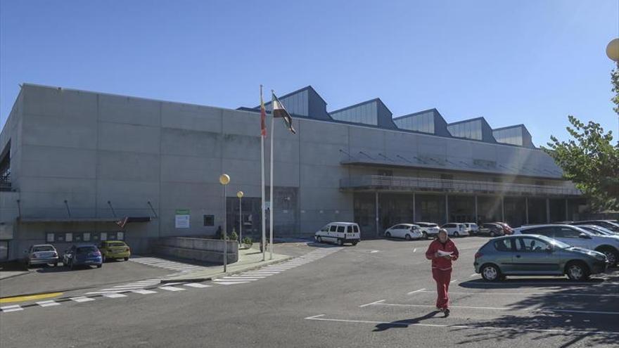 Usuarios del gimnasio del Multiusos se quejan porque lleva cinco meses cerrado