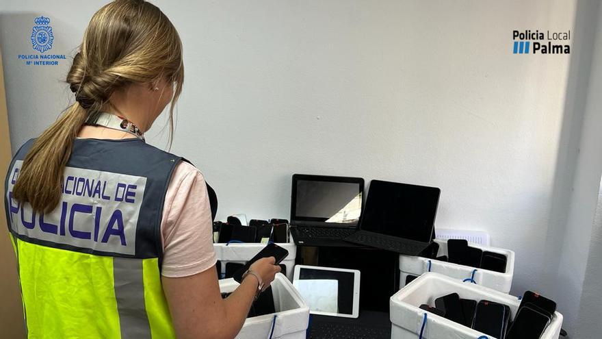 Arrestan a un joven con más de 200 teléfonos móviles sustraídos