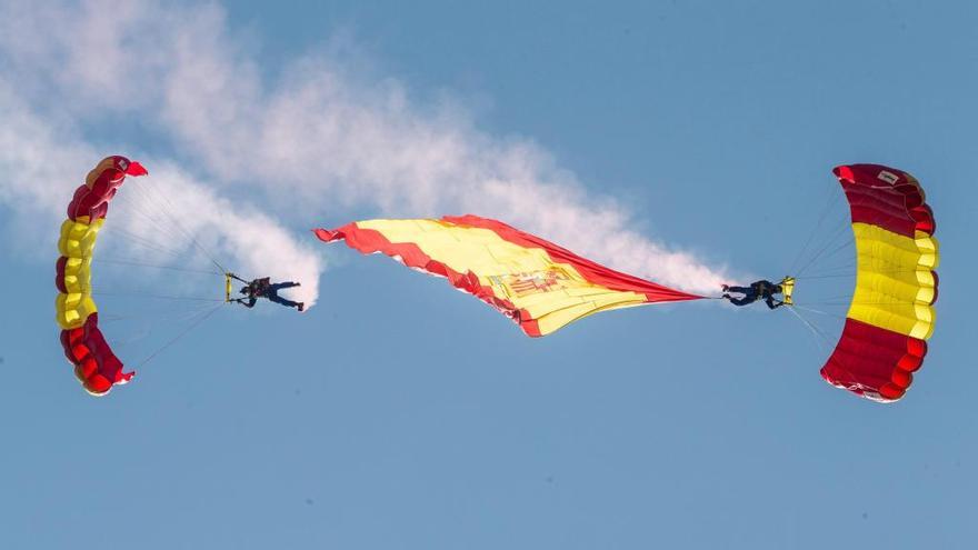 Miembros de la Patrulla Acrobática de Paracaidismo del Ejército del Aire de Alcantarilla