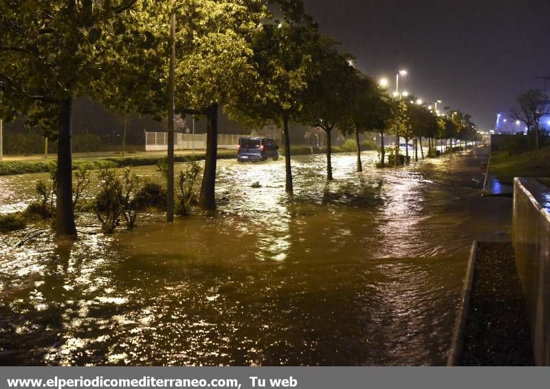 GALERÍA DE FOTOS -- El diluvio cae en Castellón y provoca inundaciones