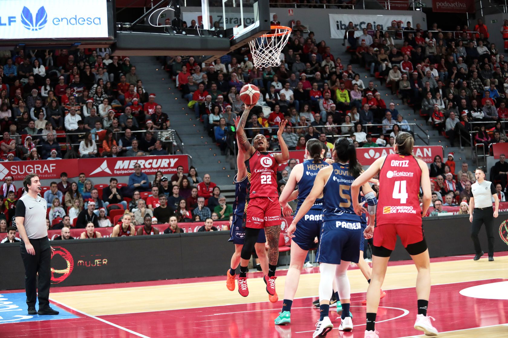 En imágenes | El Casademont cae ante el Valencia Basket en un Príncipe Felipe entregado