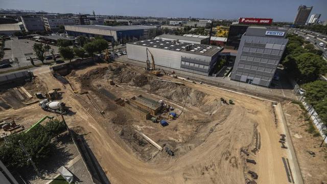 Vista aèria del districte econòmic de l’Hospitalet de Llobregat. | JORDI OTIX