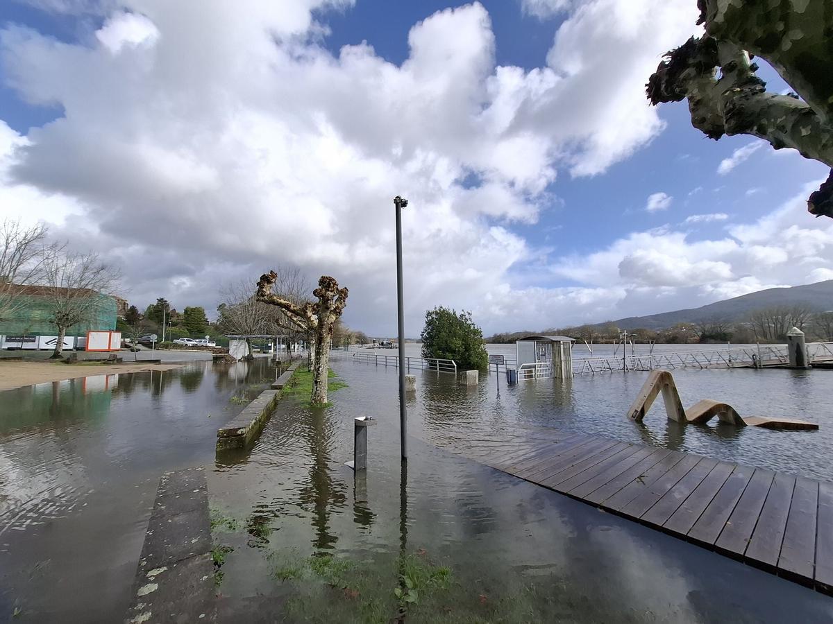 Leonardo borra las orillas del Miño