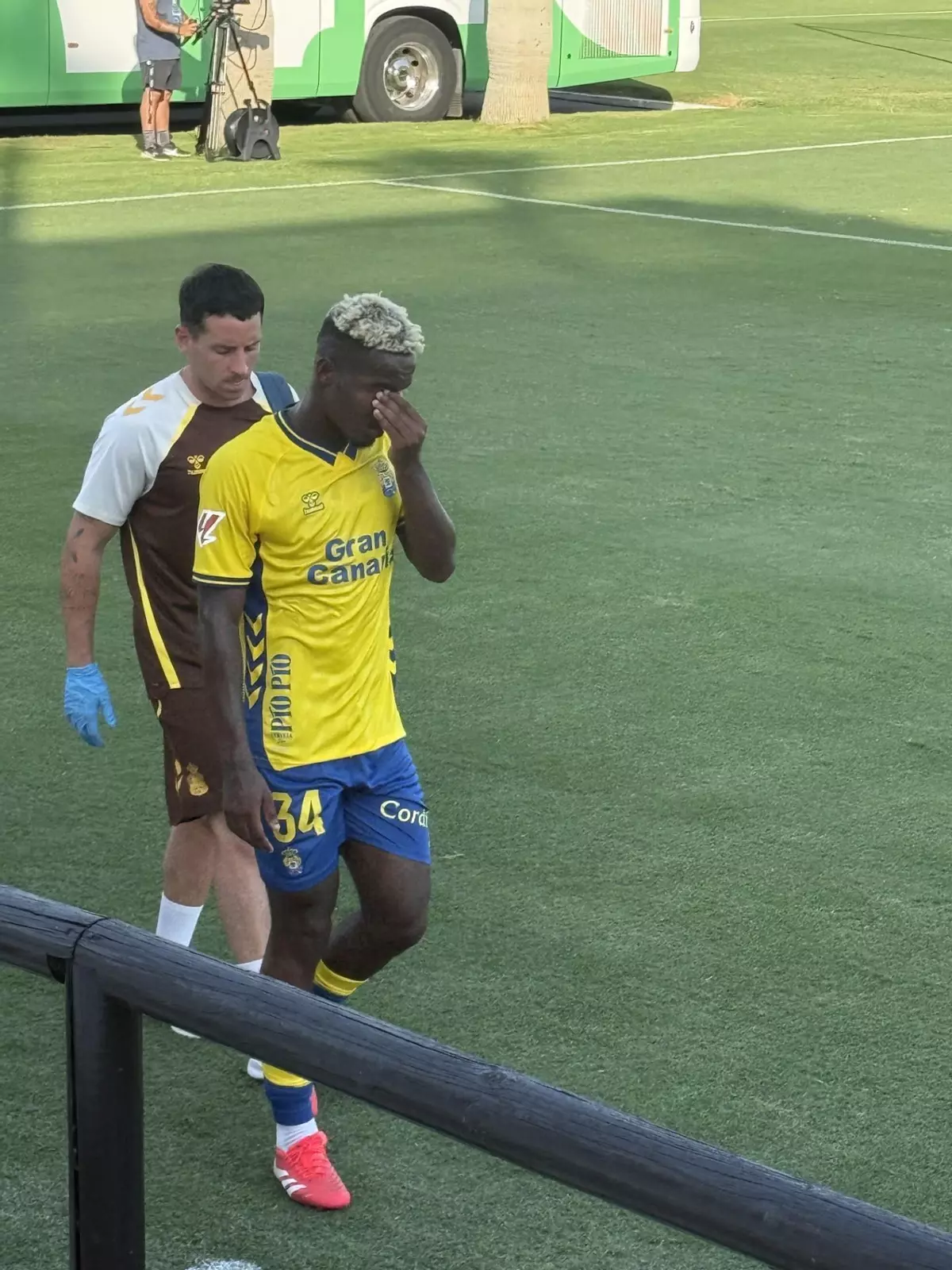 La lesión de Bassinga carece de gravedad y la UD Las Palmas acelera el fichaje de un lateral zurdo
