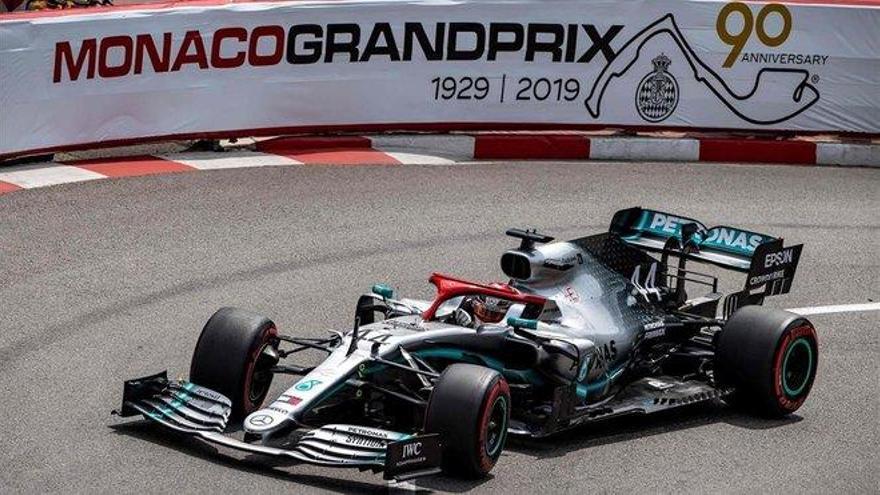 Hamilton homenajea a Lauda con su tercer triunfo en Mónaco