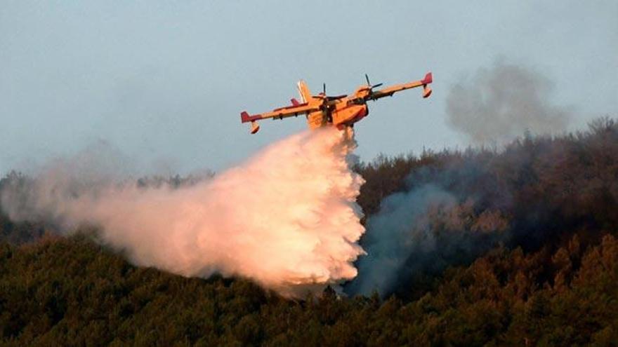 Los incendios de La Granja y Miraflores en la sierra de Madrid, aún sin control, queman ya 600 hectáreas