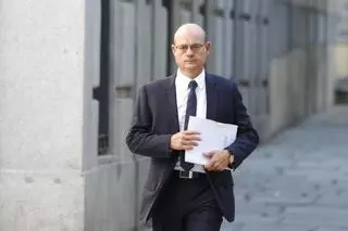 Julio Iglesias contrata al abogado José Antonio Choclán tras la denuncia por abusos sexuales