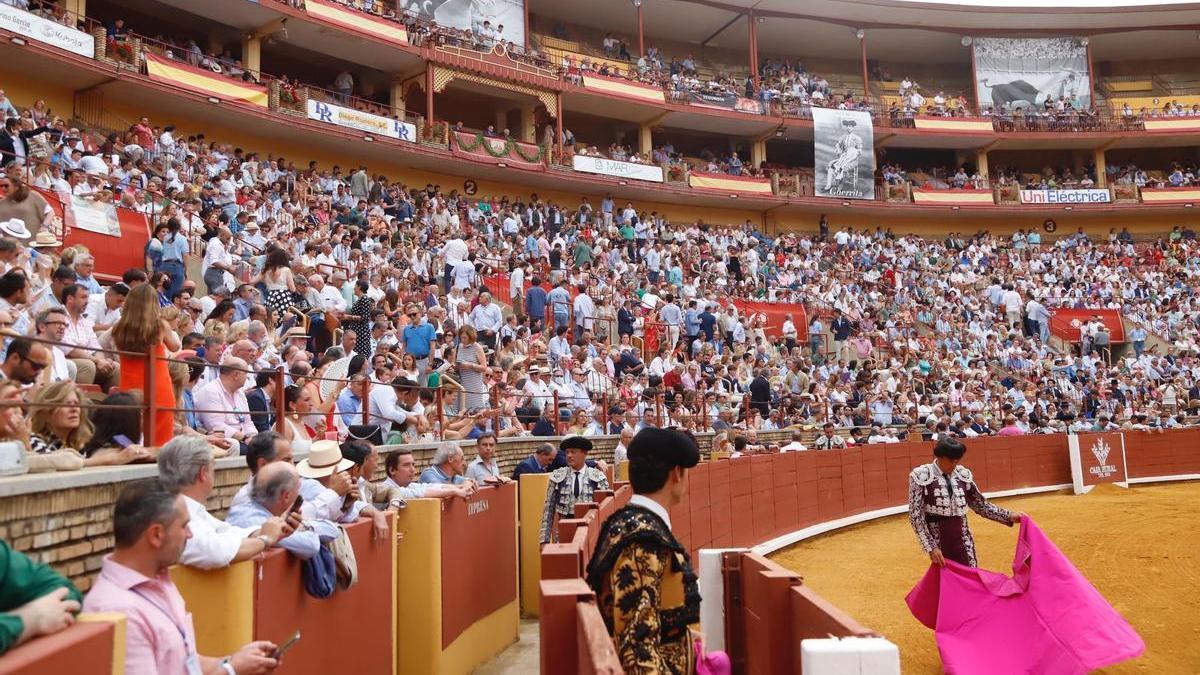 Aspecto que presentaba esta tarde la plaza de toros de Los Califas, donde se ha iniciado el ciclo taurino de la Feria de Mayo 2022.