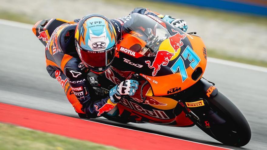 Un renacido Valentín Perrone da la campanada y se lleva la pole en Montmeló