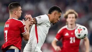 ¡Surrealista gol de Inglaterra! Gordon, al banquillo