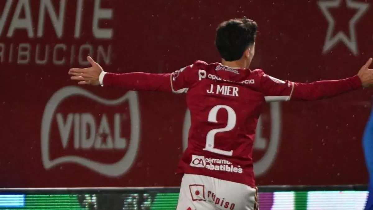 Los ‘repetidores’, mejor que los fichajes en el Real Murcia