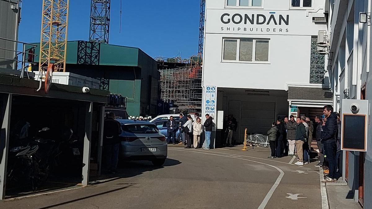 Muere un trabajador aplastado en el astillero Gondán: era vecino de Vegadeo, de 59 años y padre de dos hijos