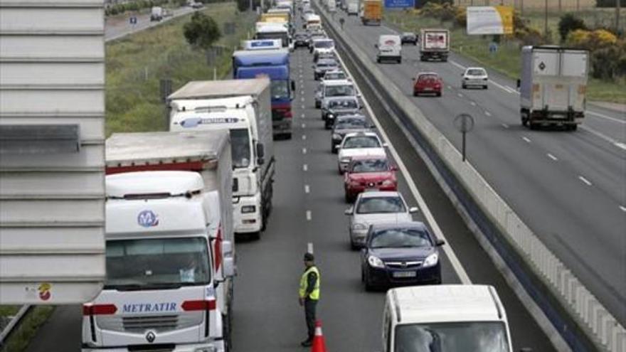 La UE prohíbe que los camioneros descansen el fin de semana en el vehículo