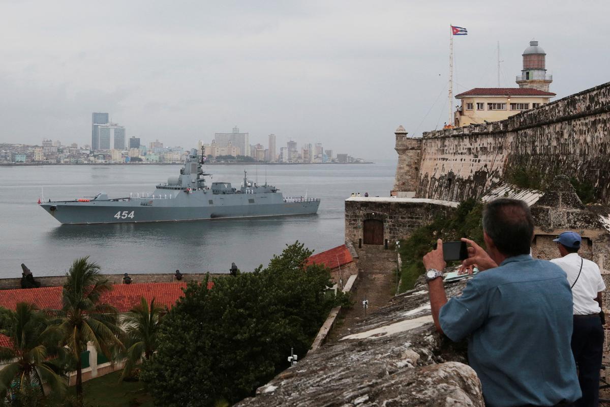 Llegan a La Habana una fragata y un submarino nuclear rusos