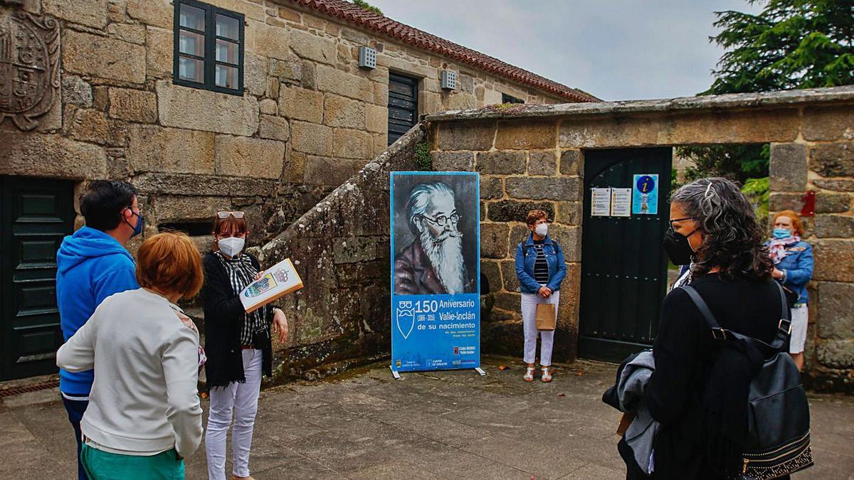 Visita a las dependencias de O Cuadrante, en Vilanova de Arousa.