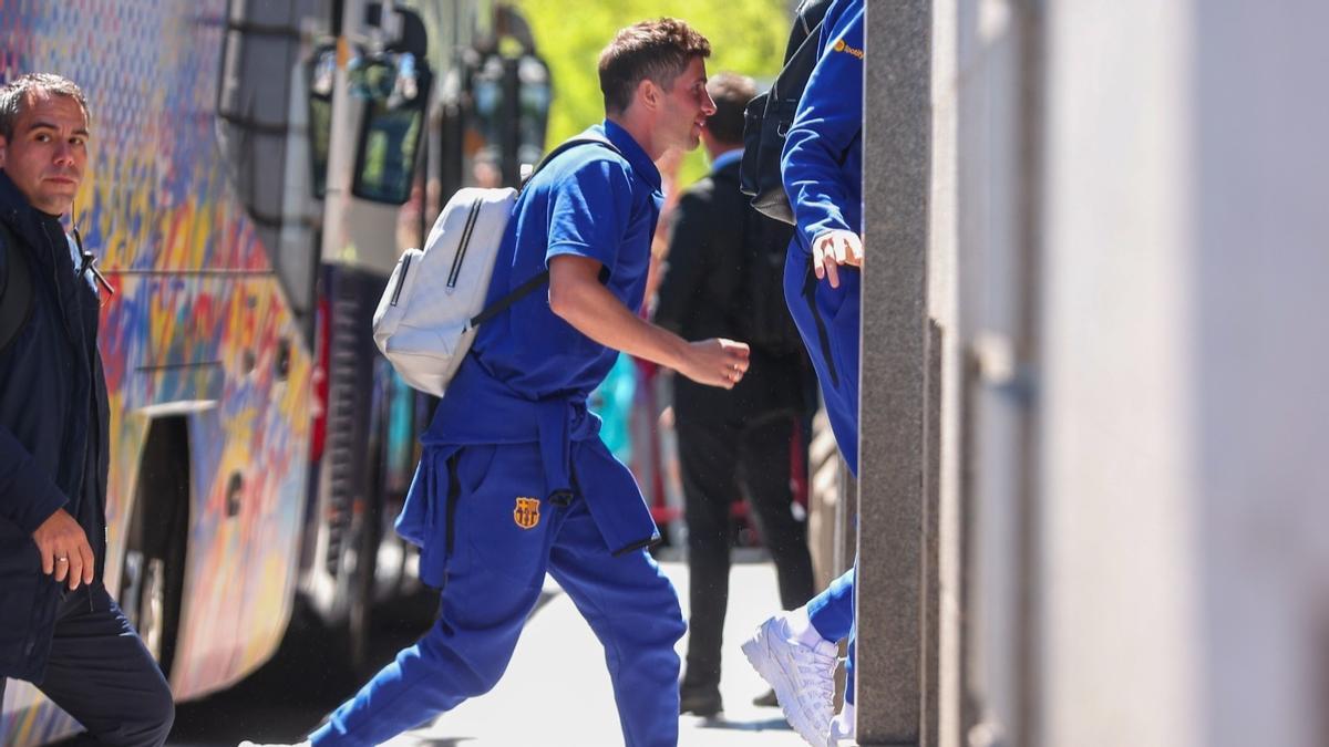 Sergi Roberto entrando en el hotel del FC Barcelona en Madrid