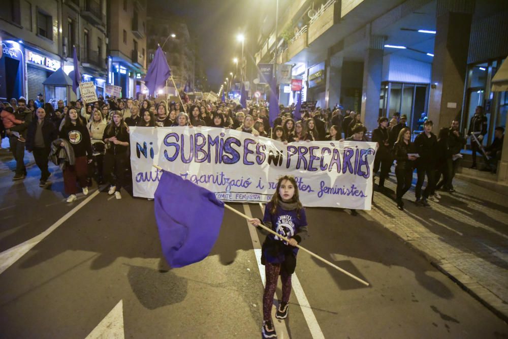 GALERIA | Manifestació feminista pel 8M a Manresa