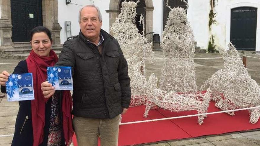 El alcalde de Betanzos y la edil de Cultura, al presentar el programa.