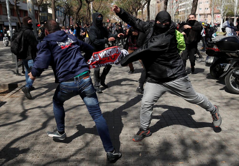 Protestas de los CDR contra un acto de Vox.