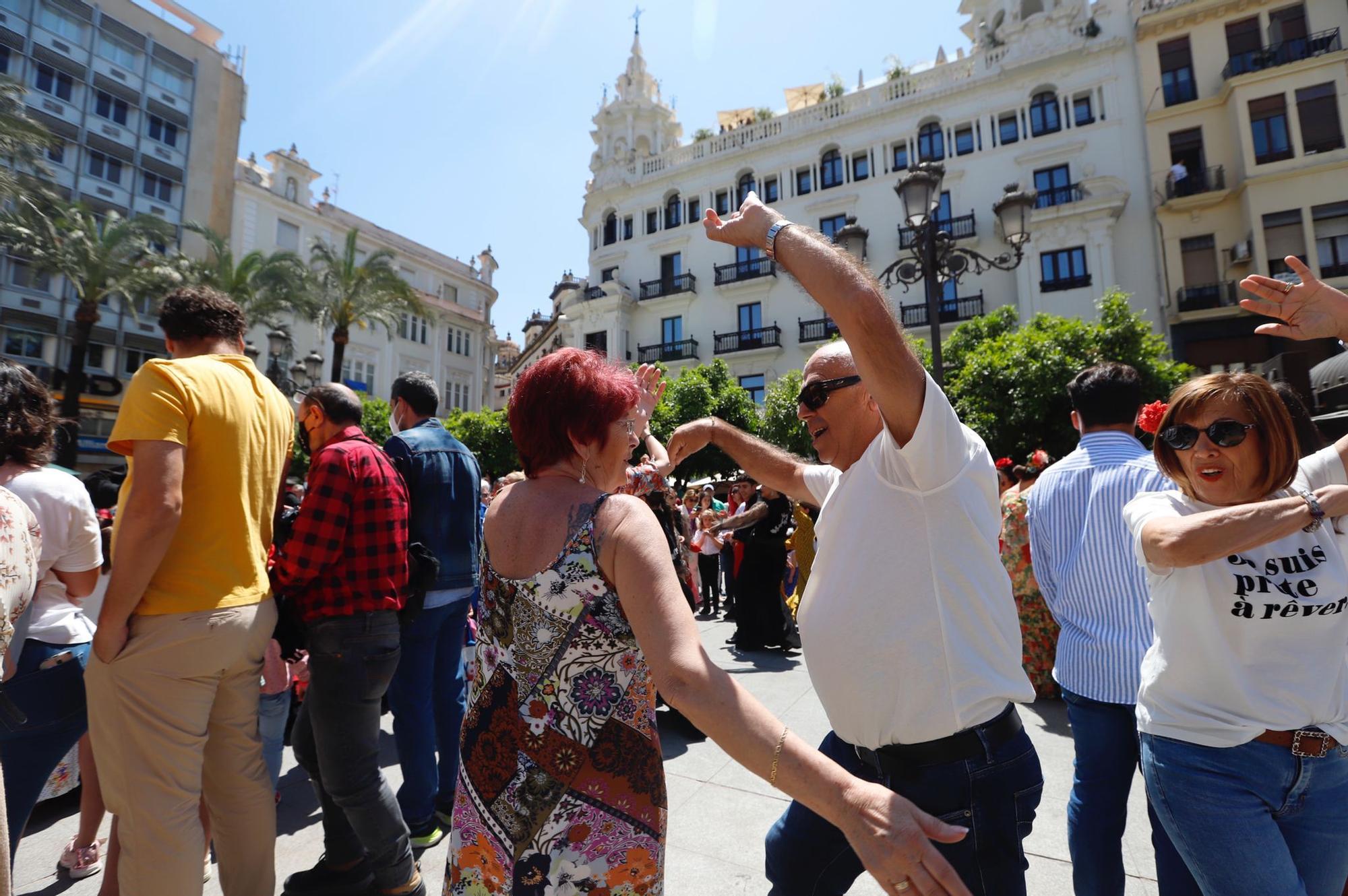 Pasacalles de las academias de baile en Córdoba