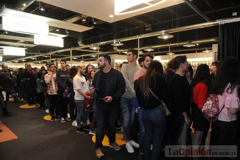 Ruth Lorenzo presenta 'Loveaholic' en la FNAC de Nueva Condomina